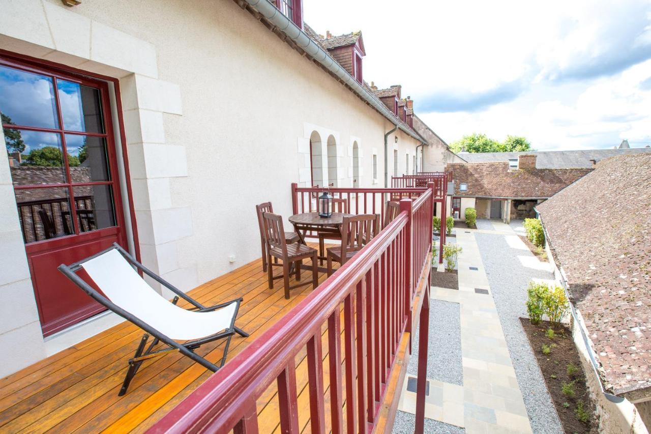 Les Suites Du Chateau De Шеверни Екстериор снимка